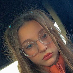 Meet your Posher, Ella